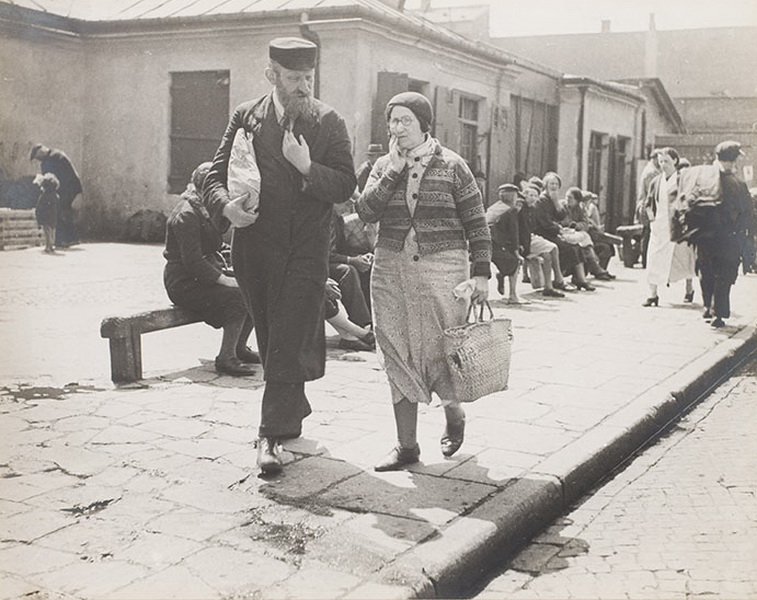 Еврейская пара, пострадавшая от польских антисемитских бойкотов, Варшава